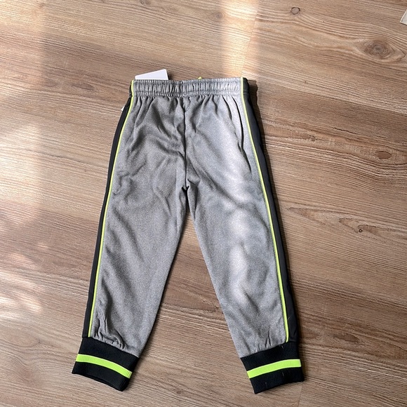 NWT 4T Puma Fleece lined Joggers - Picture 2 of 3